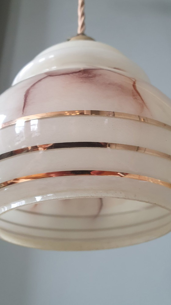 Image 1 of vintage gemarmerde opaline hanglampen met gouden decoratie