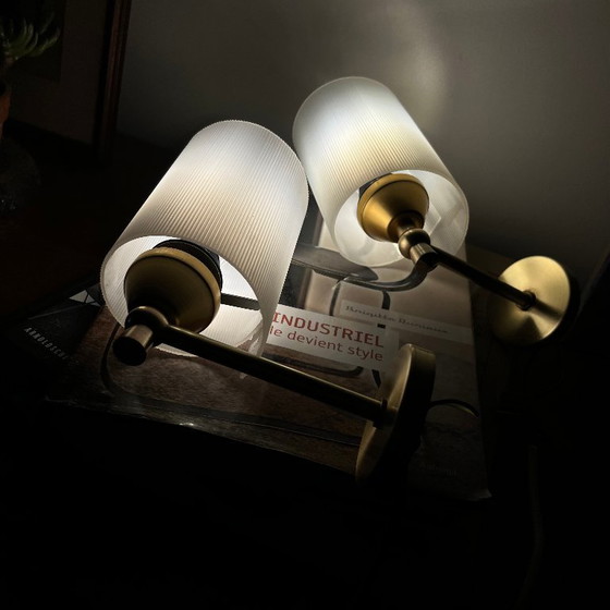 Pair of vintage plexiglass plastic and brass Wall lights, Gold (photo 7 of 8)