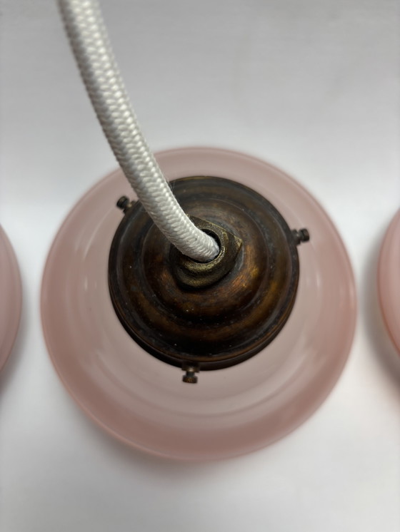 Image 1 of Set van 4 roze opaalglazen hanglampen – vintage
