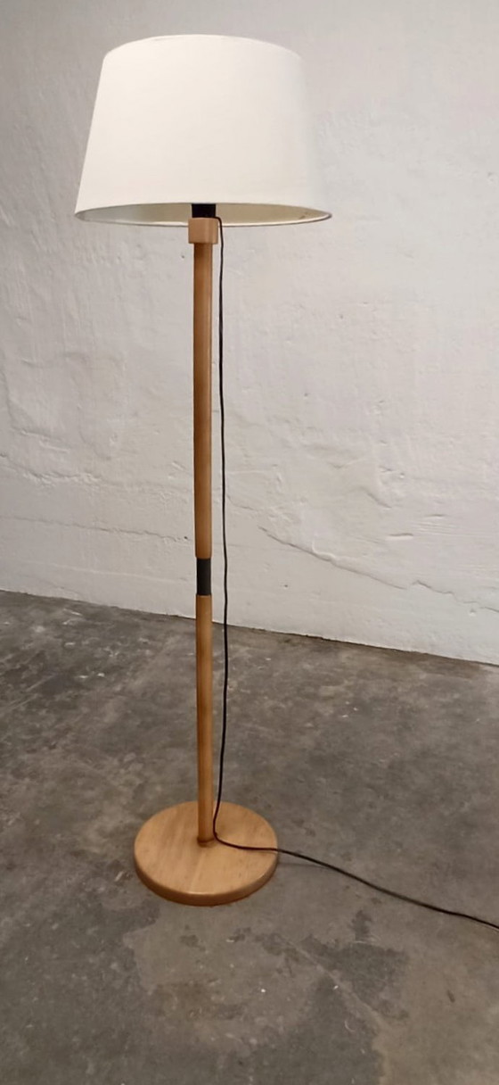 Image 1 of lampadaire vintage à base en bois