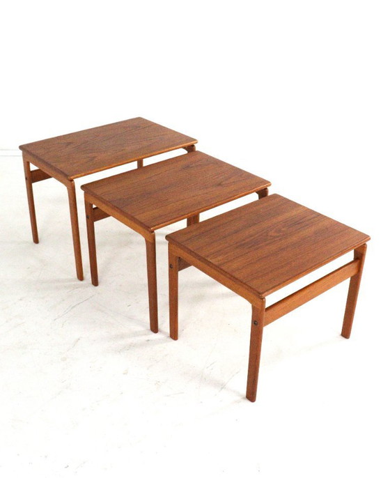 Image 1 of Tables gigognes danoises vintage « Plougslond »