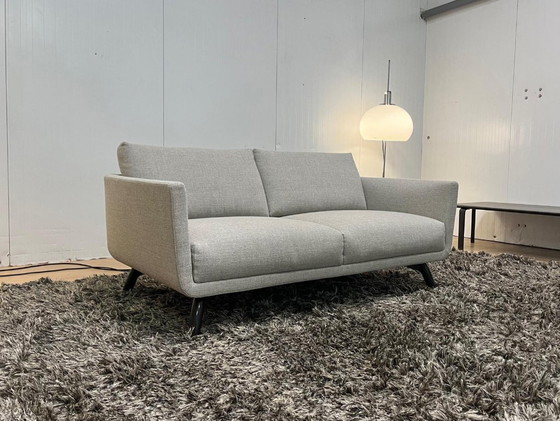 Image 1 of NEUZUSTAND Design auf Lager Byen 2,5-Sitzer Hellgrau