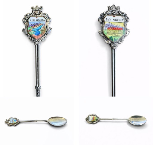 Juego de 12 cucharillas de plata .800 con crestas esmaltadas