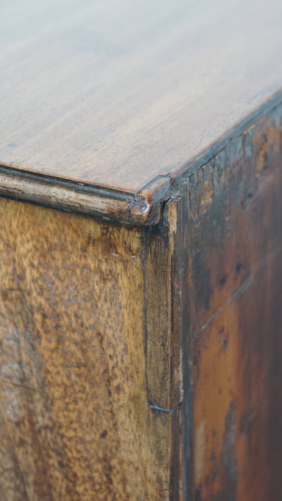 Image 1 of Preciosa cómoda inglesa antigua del siglo XVIII