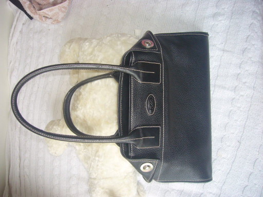 TOD's Schultertasche / Handtasche Leder schwarz Metallknopf Verschlusse selten getragen