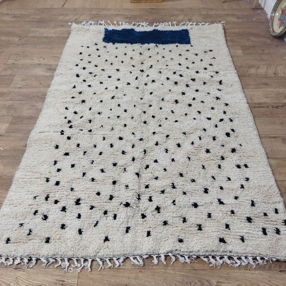 Image 1 of Minimalist Moroccan Rug – Minimalist Moroccan Carpet | 233 × 150 cm