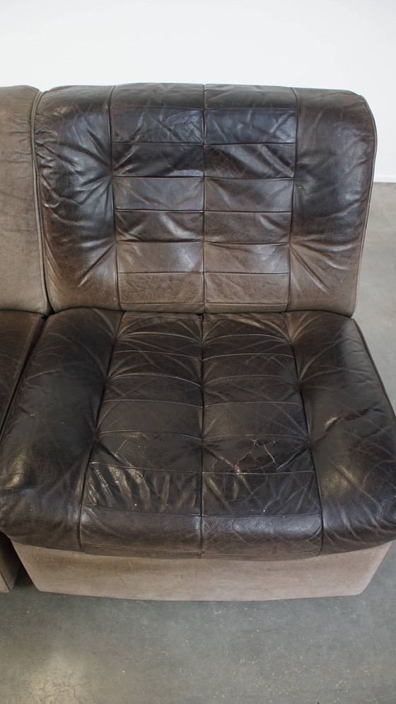Image 1 of Graues Vintage Leder Elemente Design Sofa 2 Elemente + Hocker