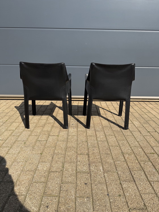 Image 1 of 2x Cassina Cab 413 Mario Bellini met armleuningn in zwart Tuig leder