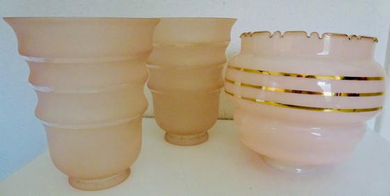 Image 1 of 3x Vintage Opaline lampenkappen.