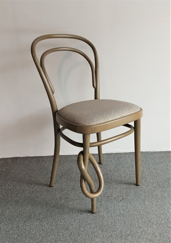 Image 1 of Chaise Thonet avec nœud dans un pied, en bois courbé, réf. 214K