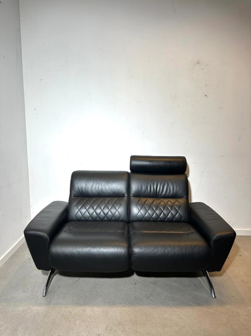 Sofá Stressless de 2 plazas – piel negra – loveseats (photo 2 of 6)