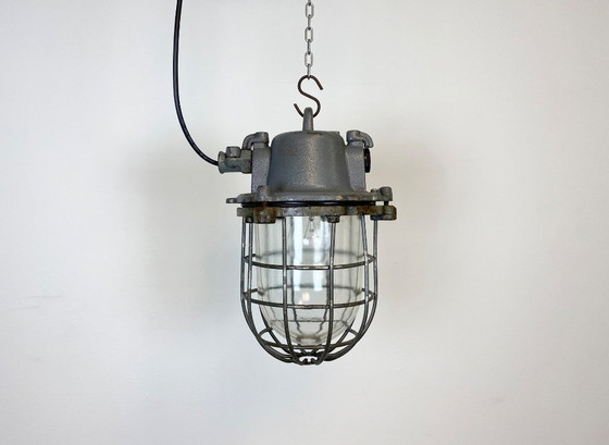 Image 1 of Suspension en fonte grise de style industriel, années 1960