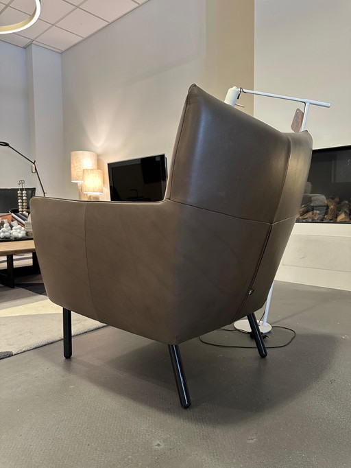 Showroommodel Design on Stock Toma Fauteuil – Cera Clay