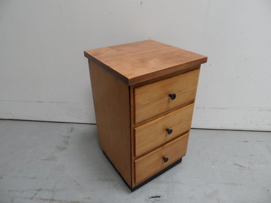 Image 1 of Commode vintage de l'école
