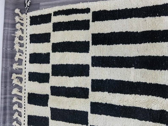 Tapis marocain artisanal 250cm x 150cm – Laine (photo 5 of 9)