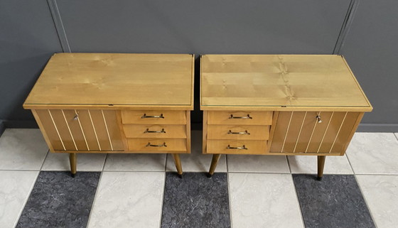 Image 1 of Juego de mesitas de noche de madera con tapa de cristal, años 60