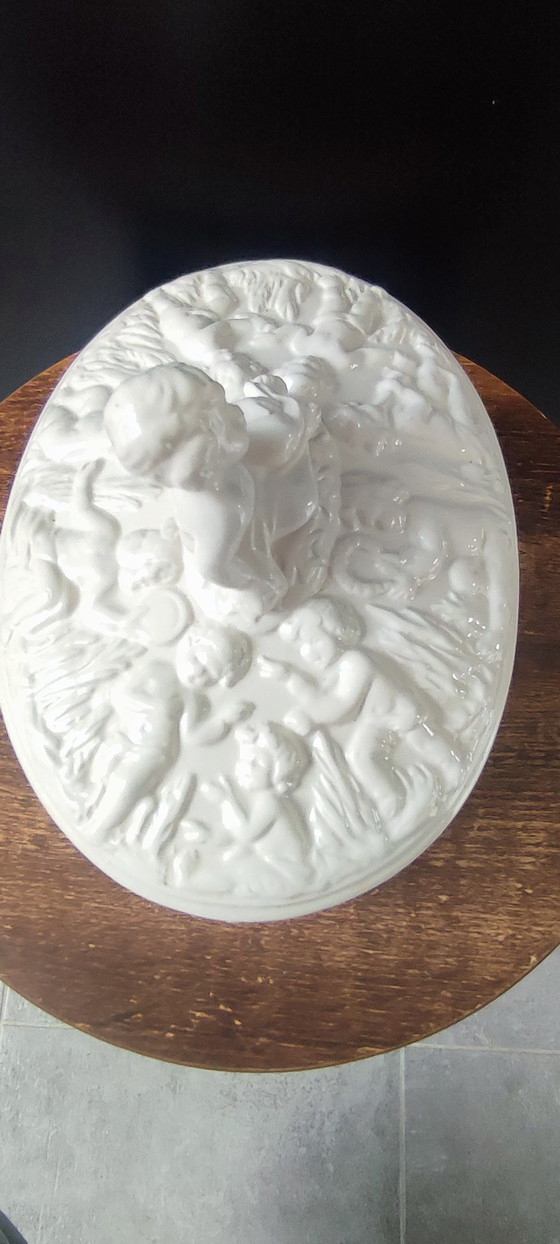 Image 1 of Bonbonnière Bassano , majolique italienne blanche