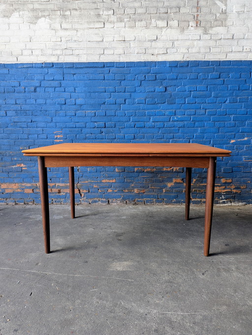 Table de salle à manger extensible en teck d'origine danoise