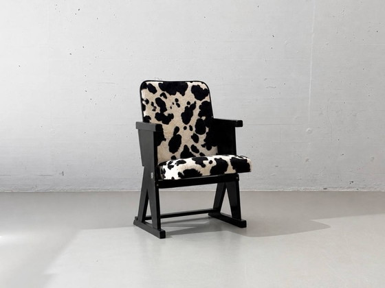 Image 1 of Postmoderne bioscoopstoel met koeienhuidlook, jaren 80
