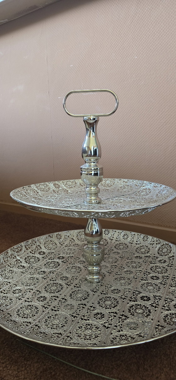 Image 1 of Elegante ciotola decorativa color argento con supporto a più livelli. Un vero gioiello che non passa inosservato!