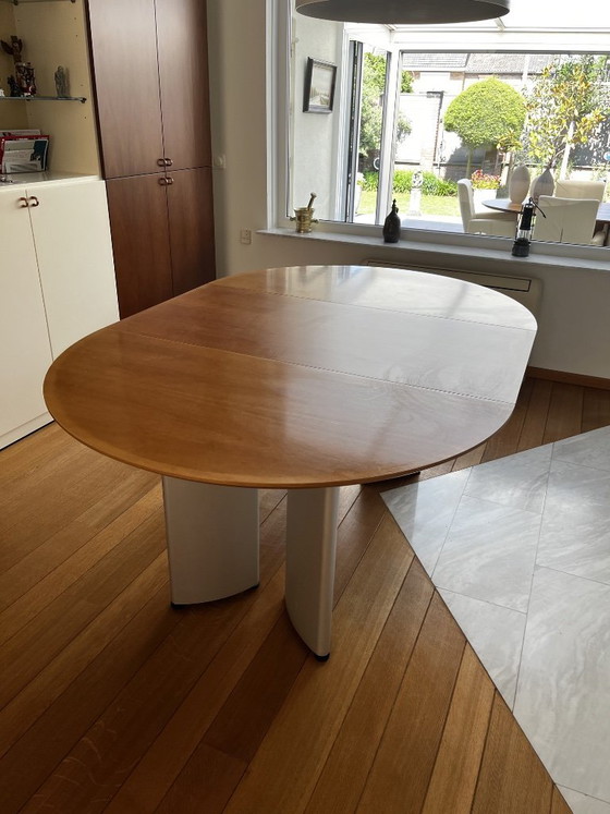 Image 1 of TABLE Arco Dining Table – diameter 120 cm – extendable to 179 cm Top: light cherry Legs: Aluminium