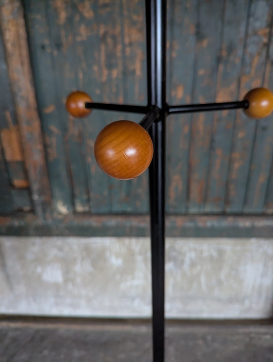 Image 1 of Appendiabiti vintage - metallo/faggio