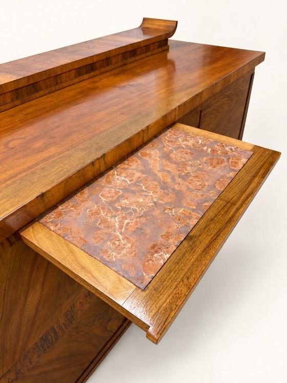 Credenze in legno con motivo a venatura geometrica, Marrone, Art Deco (foto 6 di 15)