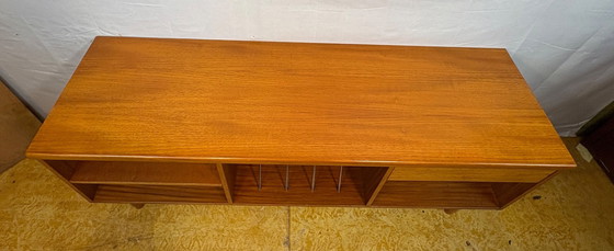 Image 1 of Mid-Century Retro Vintage Teak Media Console / Dressoir van G Plan 1960 voor Vinylplaten • Deens design • Brits