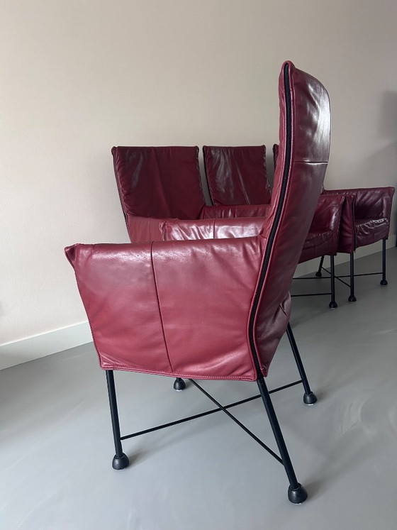 4 Montis Chaplin bordeauxrood leren stoelen, Stoelen / fauteuils, Leer, Metaal, Design (foto 3 van 8)