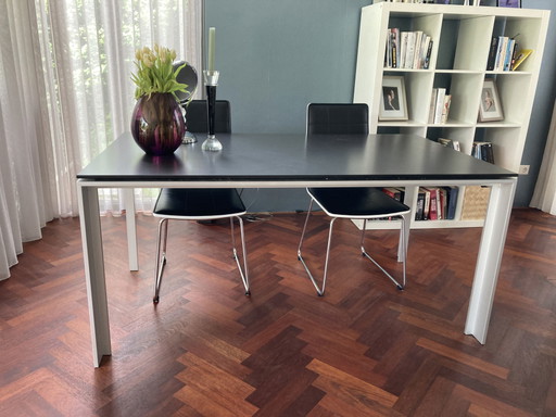 La mesa de comedor del Nuevo Mundo de Bree