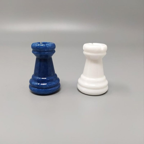 Image 1 of Jeu d'échecs Volterra en albâtre, vintage italien des années 1970 - Bleu cobalt et blanc