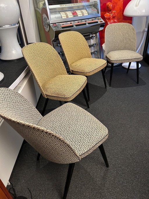 4 sillas de comedor originales de los años 60.