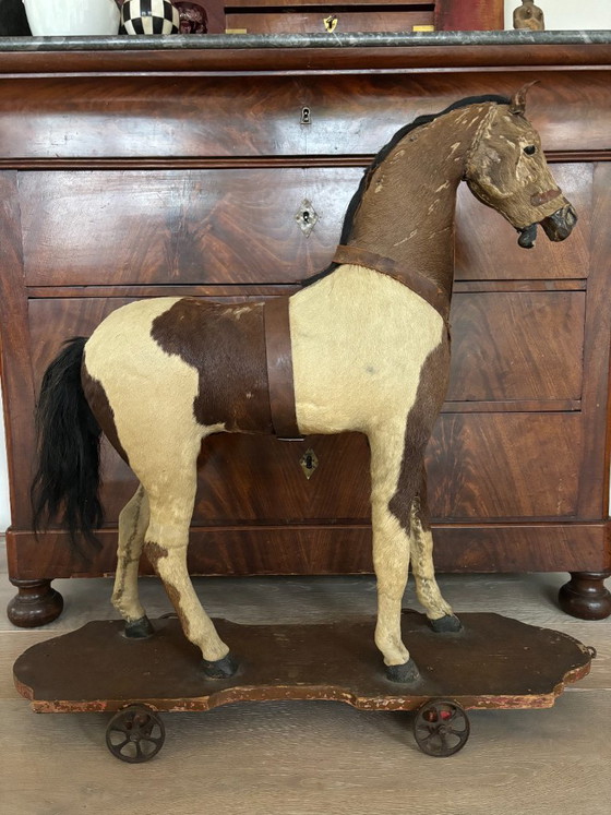 Antiek speelgoedpaard op wielen (Engeland, ca. 1880) – Decoratieve objecten, Wood (photo 3 of 10)
