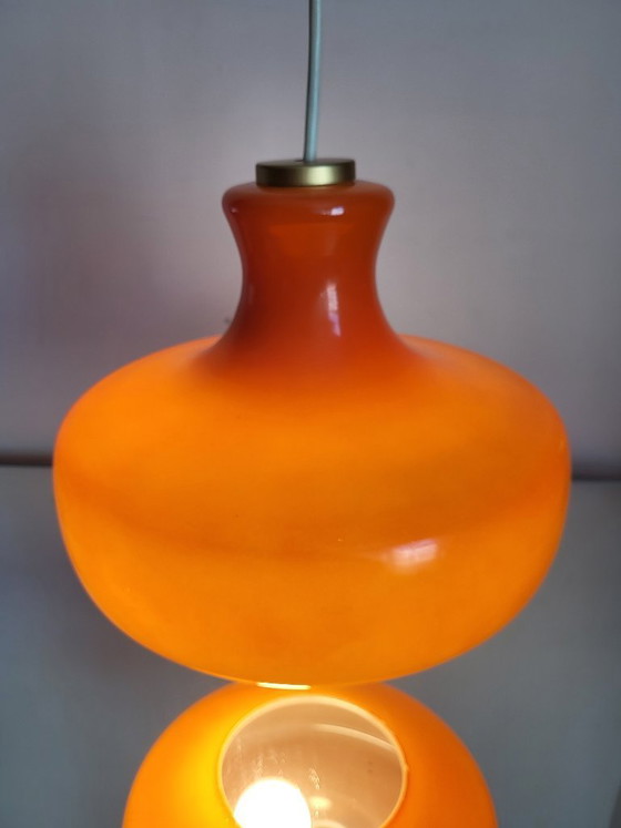 Image 1 of Suspension vintage en verre opalin orange, années 1960