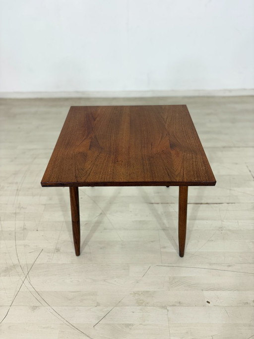 Mesita auxiliar de teca de mediados de siglo / Mesa de centro de teca vintage / Mesita auxiliar de teca de los años 60 / Mesa de