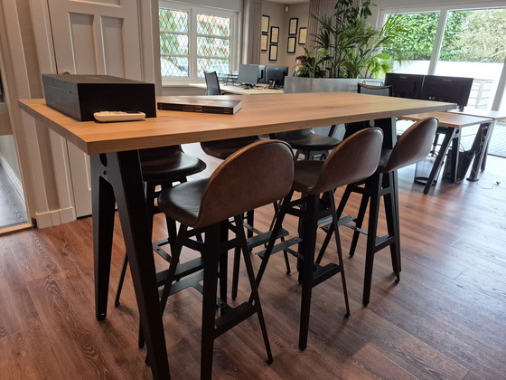 Image 1 of Complete kantoorinrichting met 6 werkplekken inclusief plantenbakken met planten