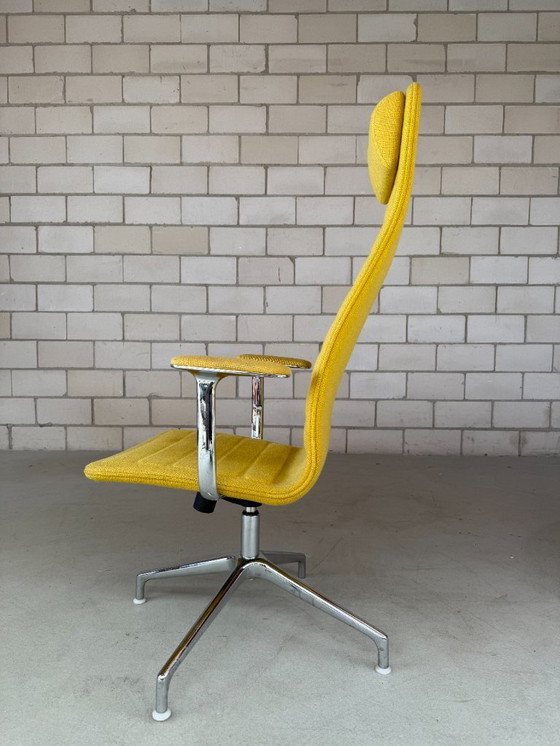 Image 1 of Cappellini Lotus Draaibare Fauteuil (meerdere aanwezig)