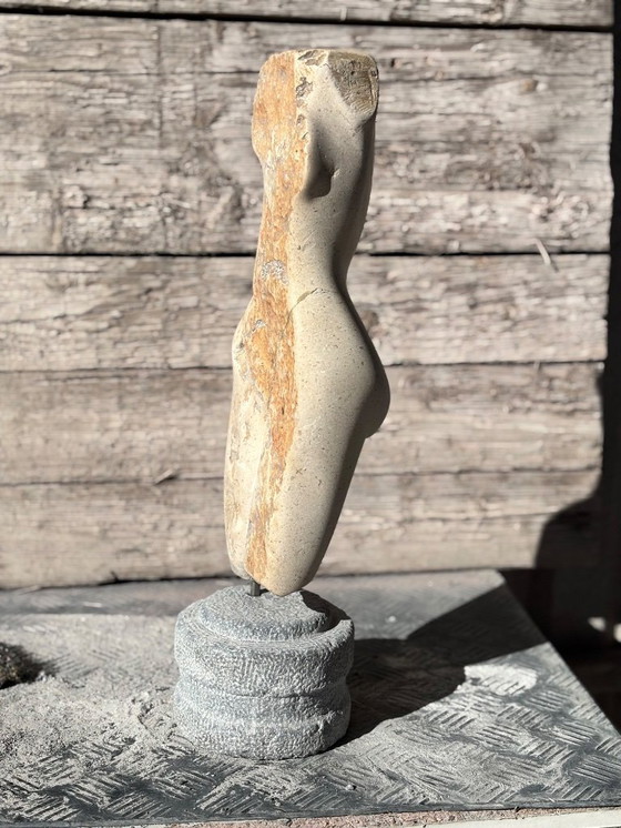 Image 1 of Beautiful marble statue on a pedestal, total height 52 cm