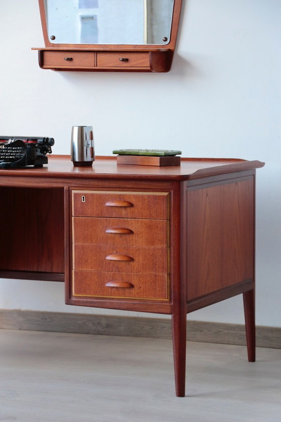 Image 1 of Svend Aage Madsen Schreibtisch: Teak & dänisches Design (HP Hansen)