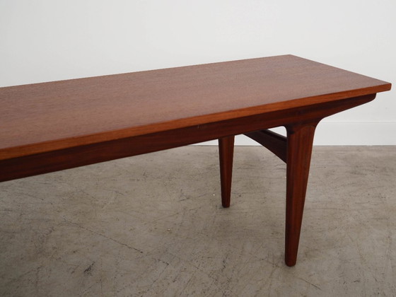 Image 1 of Eikenhouten dressoir, Deens design, jaren 70, productie: Denemarken