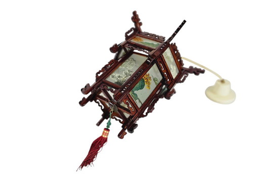 Chinesischer Laternenleuchter – Rosenholz – verziertes Glas – 2. Hälfte des 20. Jahrhunderts