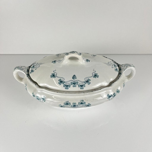 Plato de verduras Villeroy & Boch, modelo "Trèfle - Klee", azul, 1890-1900