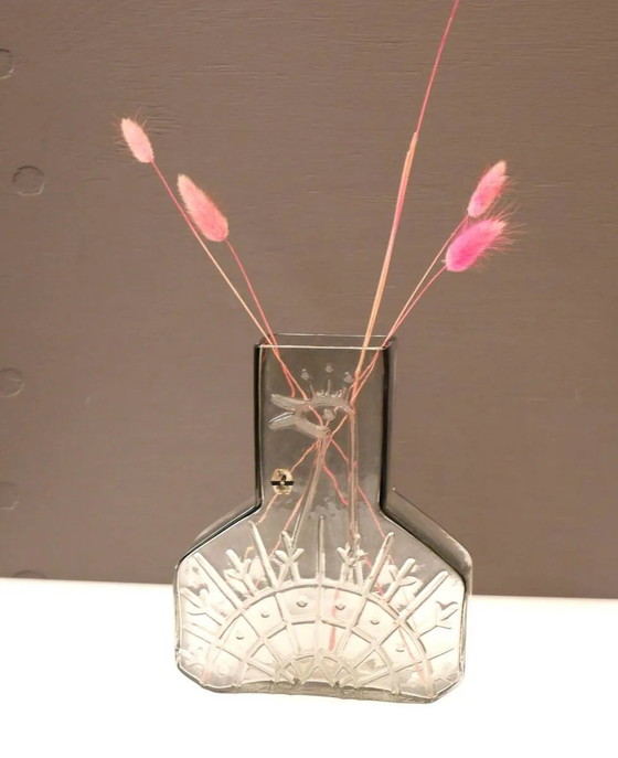 Image 1 of Mid-century Scandinavian modern art glass vase by Wiktor Berndt for Flygsfors, Sweden
