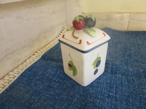 Barattolo piccolo con coperchio Villeroy & Boch, modello Cottage Charm (codice 110726)