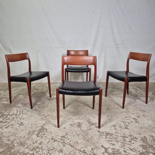 4 sedie da pranzo danesi vintage Niels Møller modello 77 in teak