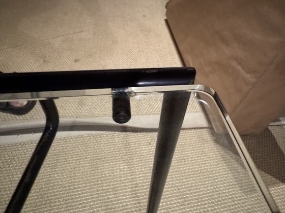 Minimalistische glazen design salontafel met geometrisch metalen frame – €140 – Glass (photo 5 of 6)