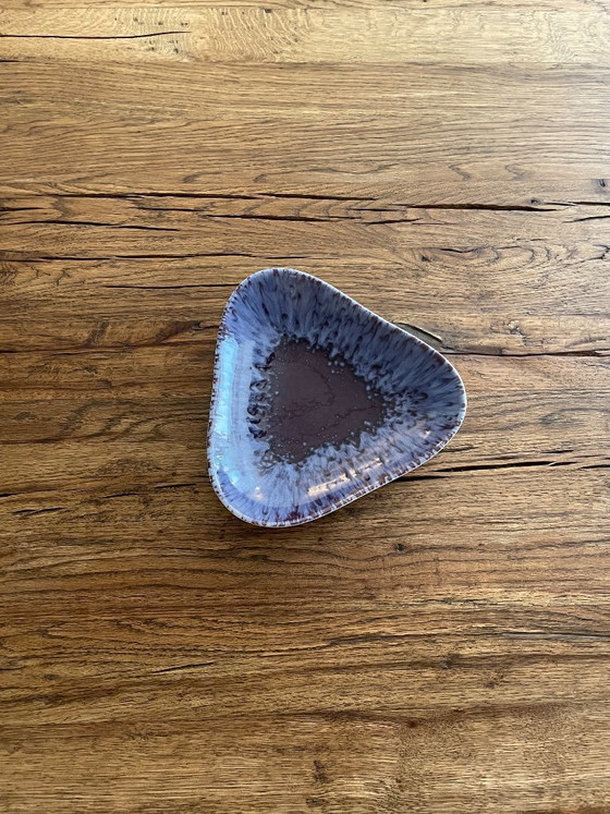 Image 1 of Prachtige grote eikenhouten eettafel met een wit stalen onderstel.