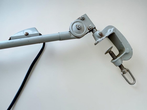 1950er Industrielle SIS-Licht Gelenkarm-Arbeitsleuchte - Ausgezeichneter Zustand (photo 3 of 16)