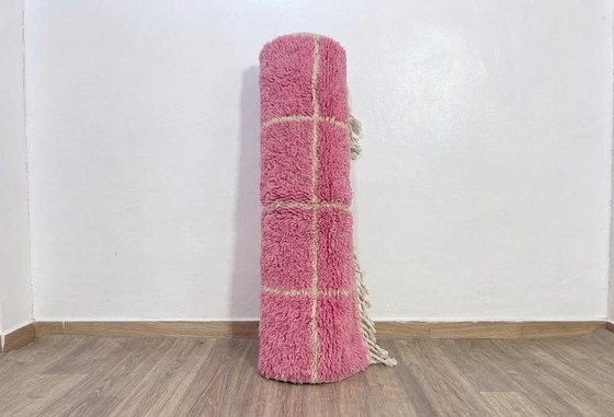 Alfombra bereber tradicional hecha a mano con estampado rosa, 150/250 cm – Aime Té, Wool (photo 4 of 5)