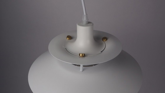 Louis Poulsen PH5 Hue of White – Suspensions, Aluminium, Brass (photo 4 of 8)